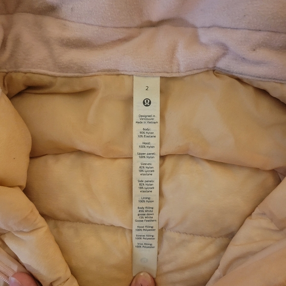 A baby pink Lululemon spring jacket - Picture 3 of 6